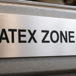 Signalétique de sécurité en zones ATEX et environnements explosifs