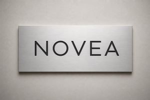Enseigne aluminium personnalisée — Gravure / Impression numérique / Extérieur permanent