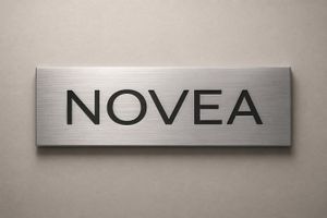 Plaque porte bureau personnalisée — Gravure laser / Aluminium & Plexiglas / Sur mesure