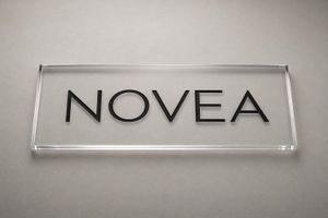 Plaque professionnelle plexiglas gravée — Gravure laser / PMMA / Intérieur & extérieur