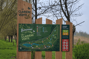 Signalétique camping personnalisée — Panneaux / Plaques / Règlement / Directionnels