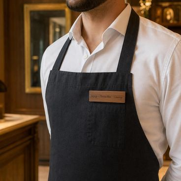 Valoriser l'image de marque avec un badge nominatif bois