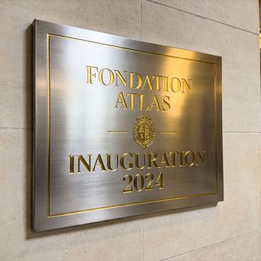 Plaques commémoratives et inaugurales dorées