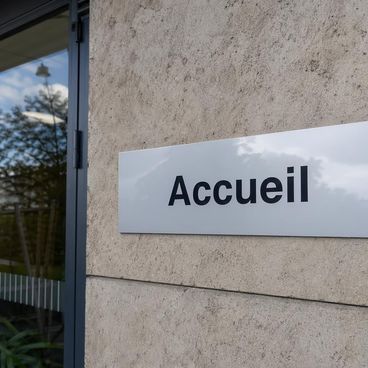 Marquer les accès extérieurs avec durabilité