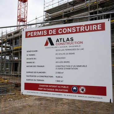Panneau de chantier : conformité et image de marque