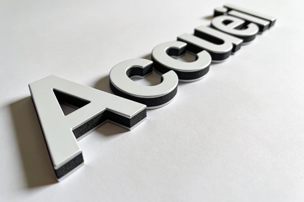 Lettres Alu-Composite Découpées sur Mesure
