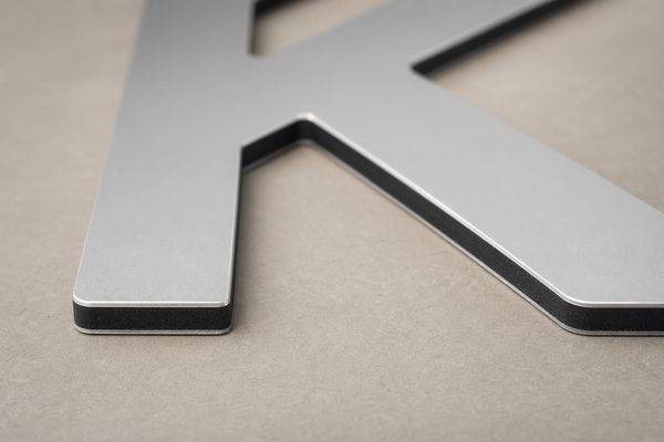 Lettres Alu-Composite Découpées sur Mesure