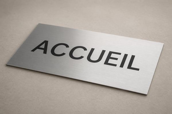 Enseigne aluminium personnalisée