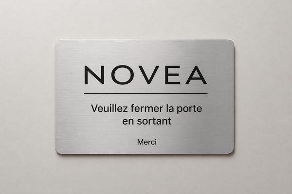 Plaque de porte autocollante