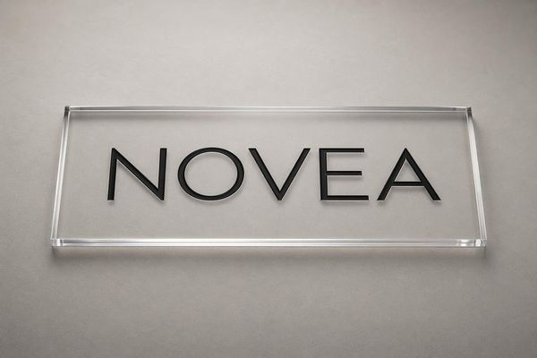 Plaque professionnelle plexiglas gravée