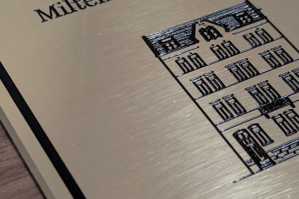 Plaque laiton gravée sur mesure