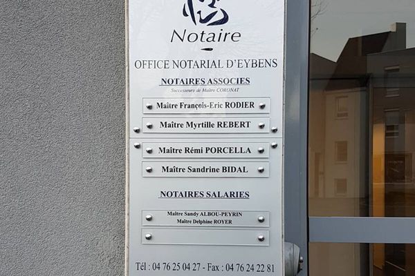 Plaque plexiglas gravée sur mesure