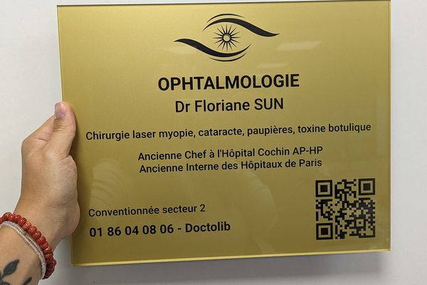 Plaque plexiglas gravée sur mesure