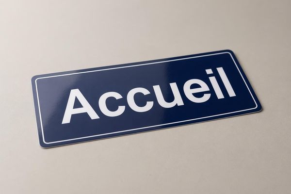 Adhésif vinyle signalétique sur mesure