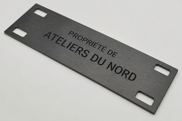 Plaque identification industrielle