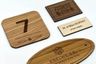 Plaque bois gravée sur mesure - vue 2
